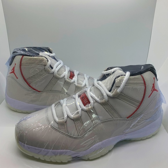 Jordan 11 Retro Platinum Tint Size 10.5